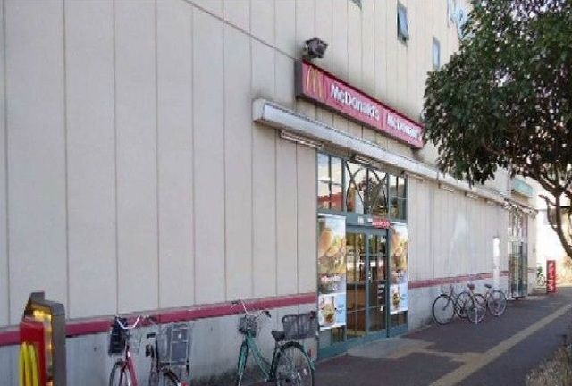 近くの飲食店まで1,400m（徒歩18分）