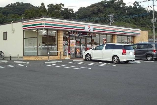 近くのセブンイレブンまで450m(徒歩6分)