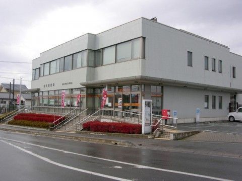 近くの佐久郵便局まで500m（徒歩7分）