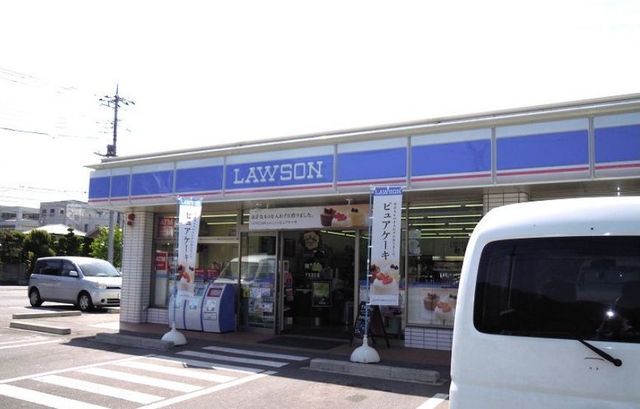 近くのローソン石和四日市場店まで450m(徒歩6分)