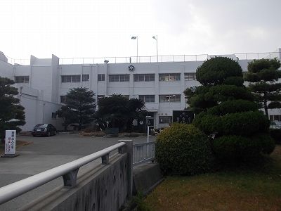 近くの中学校まで650m（徒歩9分）