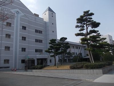 近くの役所まで1,700m（徒歩22分）