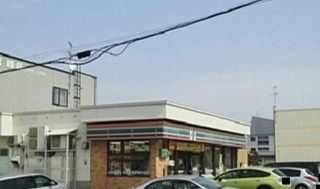 近くのセブンイレブン旭川忠和４条店まで300m（徒歩4分）