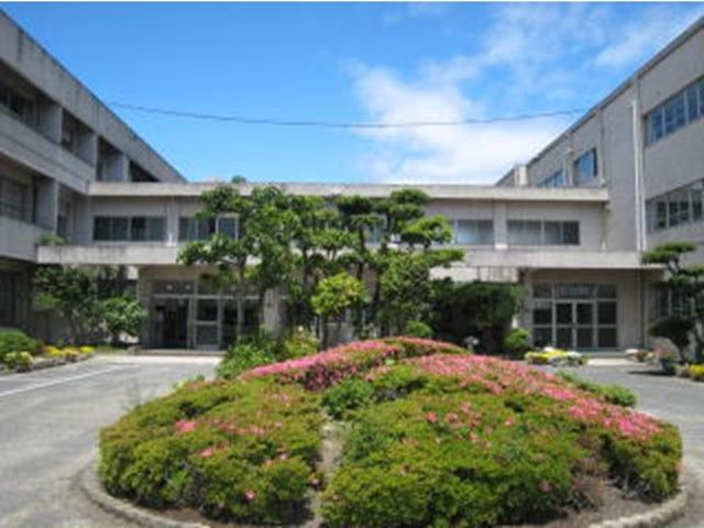 近くの乙島小学校まで350m（徒歩5分）