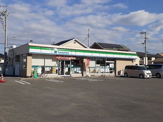 近くのファミリーマート西石井店様まで120m（徒歩2分）