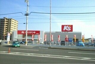 近くのケーズデンキ郷東店さんまで480m(徒歩6分)