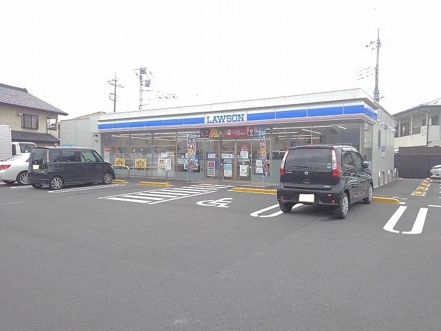 近くのコンビニまで650m（徒歩9分）