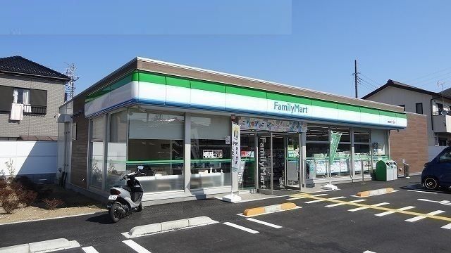 近くのファミリーマート八潮緑町三丁目まで29m(徒歩1分)
