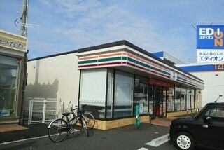 近くのセブンイレブン高松春日町片田店まで350m（徒歩5分）