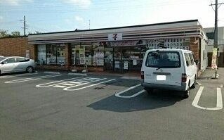 近くのコンビニまで500m（徒歩7分）