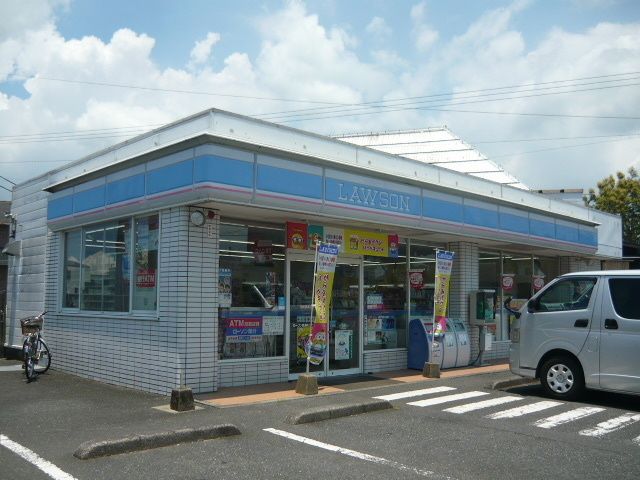 近くのローソン鹿屋札元二丁目店まで600m（徒歩8分）