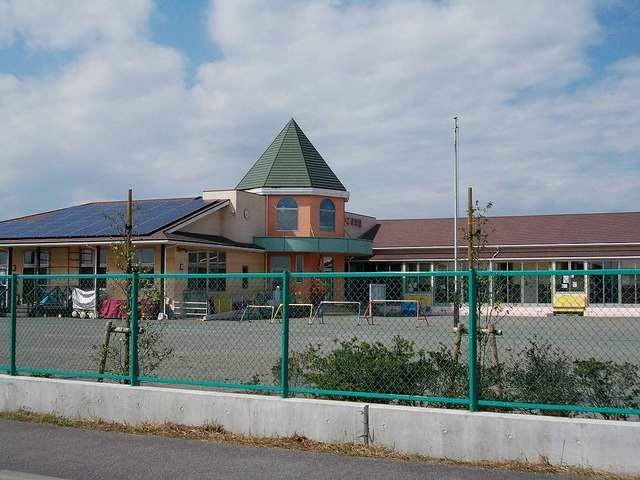 近くのゆりかご保育園まで700m（徒歩9分）