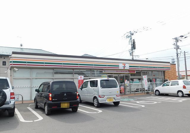 近くのセブンイレブンまで900m（徒歩12分）