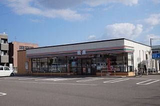 近くのセブンイレブン金沢薬師堂店まで220m(徒歩3分)