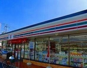 近くのセブンイレブンまで800m(徒歩10分)