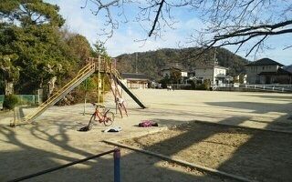 近くの公園まで110m（徒歩2分）