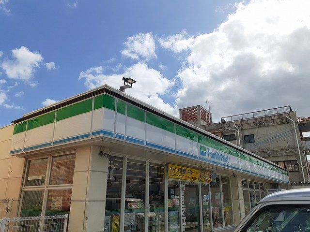 近くのコンビニまで45m（徒歩1分）