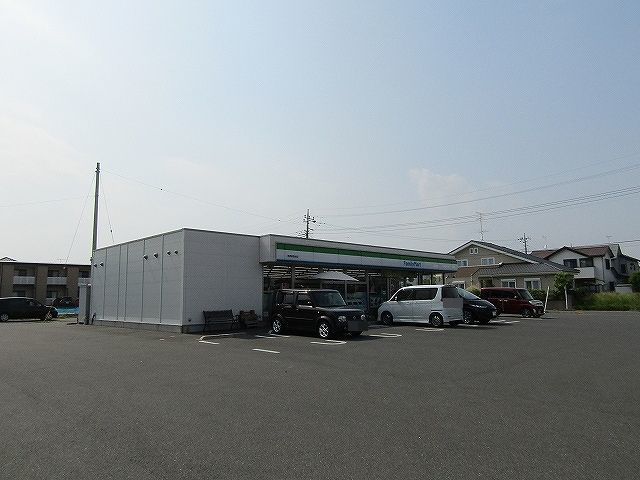 近くのファミリーマート茂原東部台店まで850m（徒歩11分）