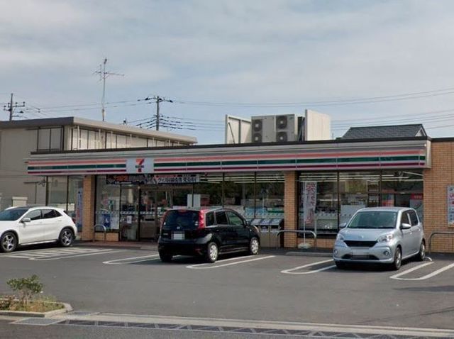 近くのセブンイレブンまで200m（徒歩3分）