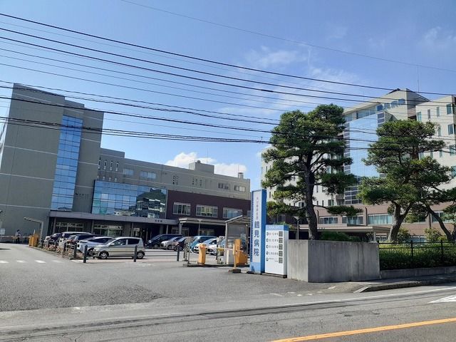 近くの鶴見病院まで750m（徒歩10分）