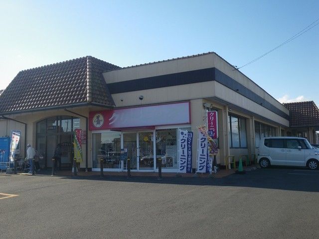 近くのとりせん氏家店まで1,500m（徒歩19分）