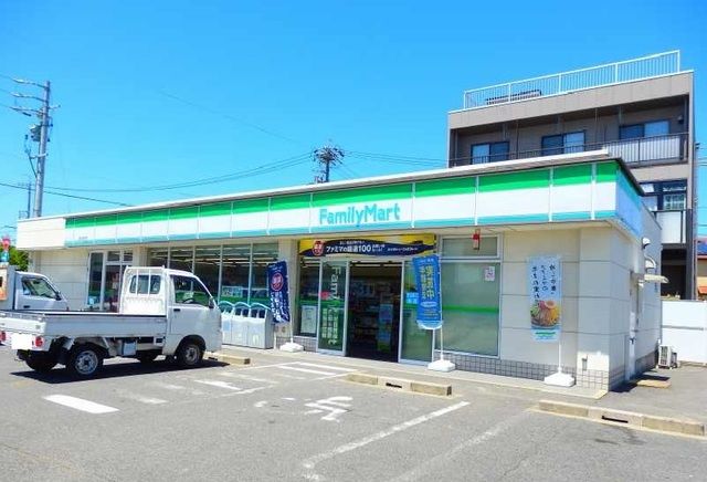 近くのファミリーマート桑名増田店まで650m（徒歩9分）