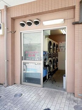 近くのコインランドリーめぐみまで125m（徒歩2分）
