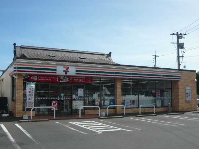 近くのセブンイレブン鹿屋青果市場前店まで500m（徒歩7分）