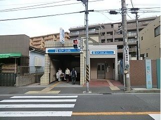 近くの下永谷駅まで720m（徒歩9分）
