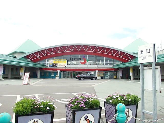 近くの秋田ふるさと村まで750m（徒歩10分）