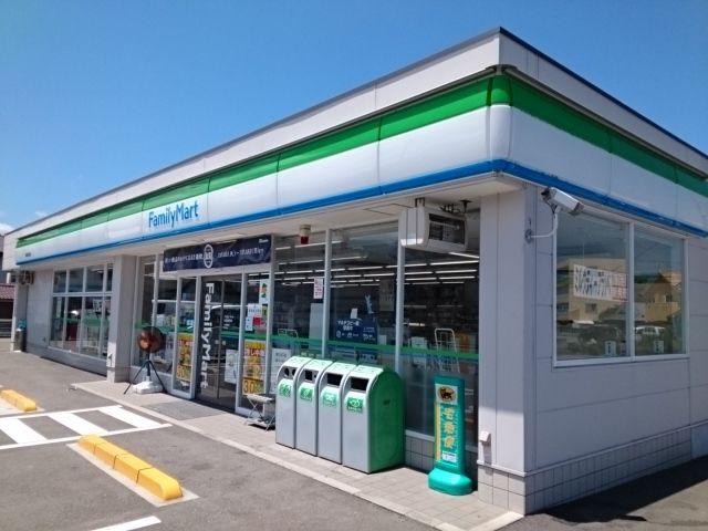 近くのファミリマート東温見奈良店様まで650m（徒歩9分）
