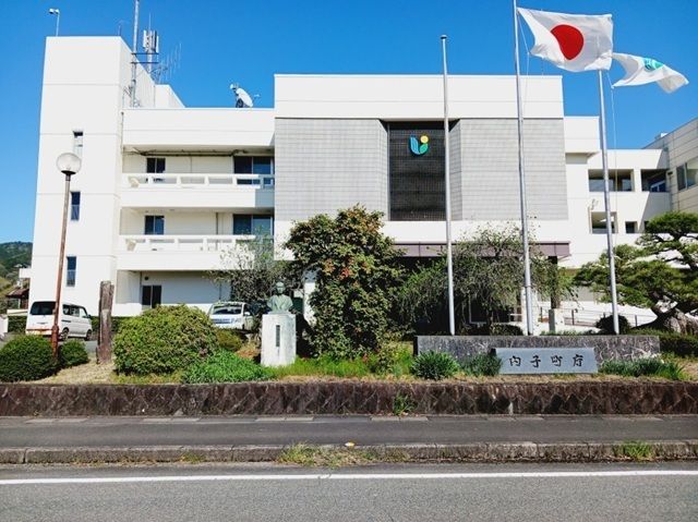近くの内子町役場様まで700m(徒歩9分)