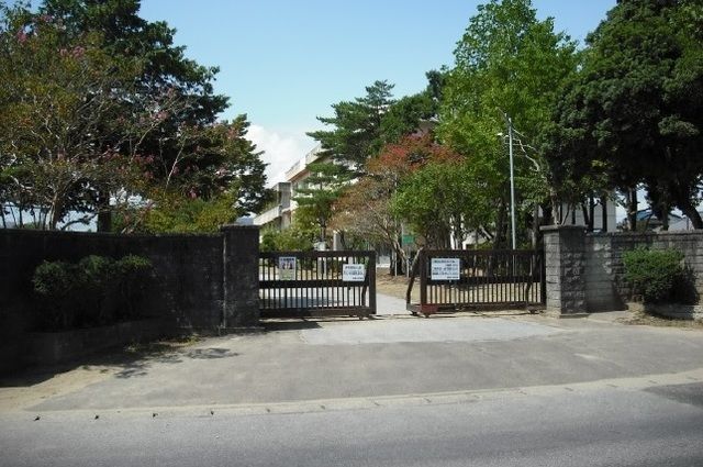 近くの市立東部小学校まで500m(徒歩7分)