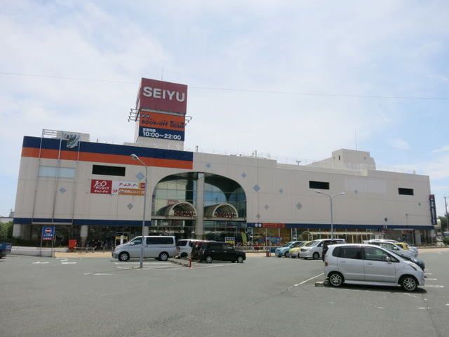 近くの西友岡崎店まで750m(徒歩10分)