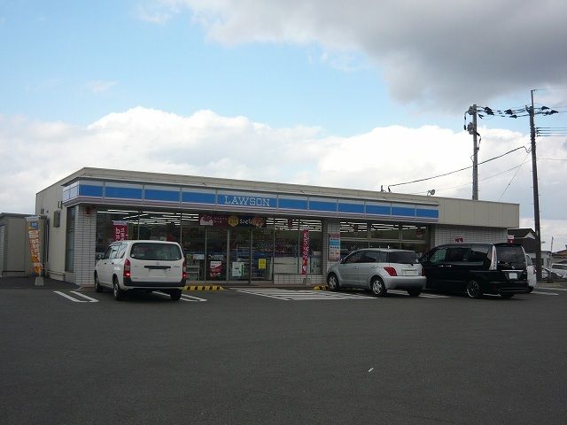 近くのコンビニまで340m（徒歩5分）