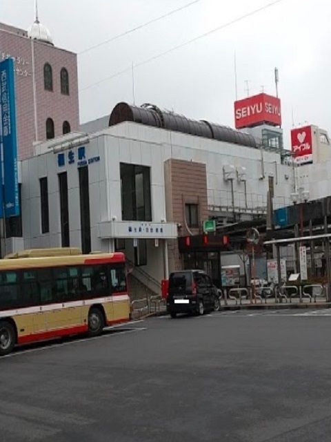 近くの福生駅西口まで290m（徒歩4分）