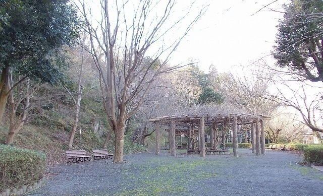 近くの本城山公園まで20m(徒歩1分)