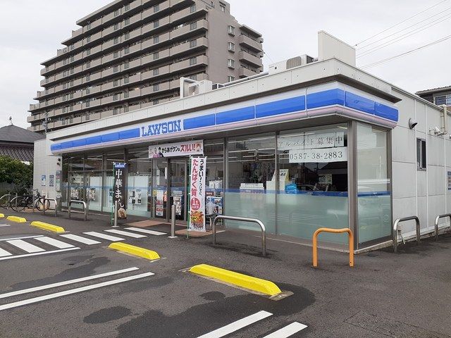 近くのローソン岩倉大市場町店まで707m(徒歩9分)