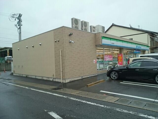 近くのコンビニまで100m（徒歩2分）