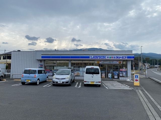 近くのローソン・スリーエフ塚原店まで400m(徒歩5分)