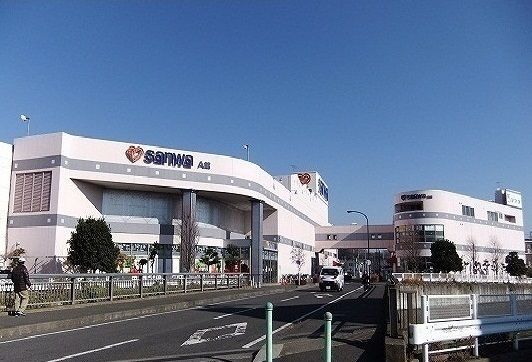 近くのスーパーまで2,000m（徒歩25分）