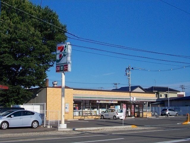 近くのコンビニまで430m（徒歩6分）
