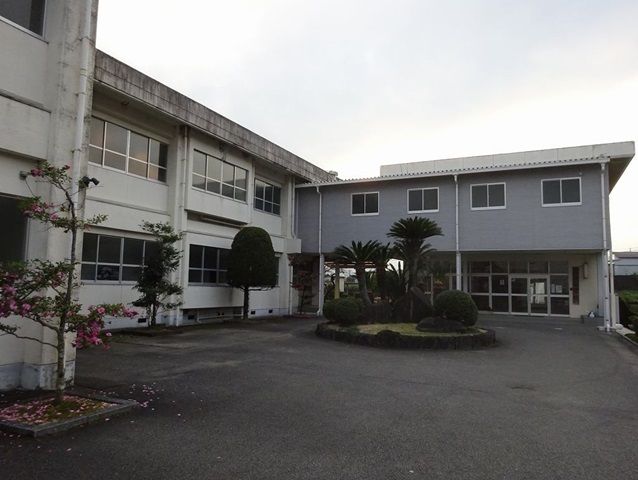 近くの足代小学校まで190m(徒歩3分)