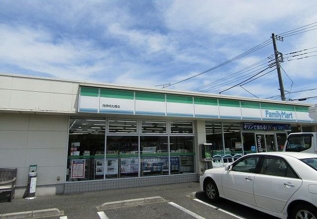 近くのコンビニまで500m（徒歩7分）