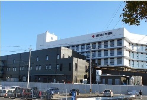 近くの益田赤十字病院まで2,600m（徒歩33分）