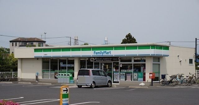 近くのコンビニまで450m（徒歩6分）