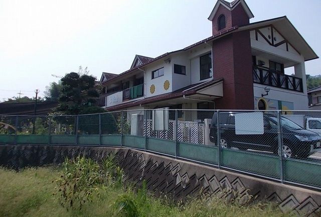 近くの畑賀保育園まで400m（徒歩5分）
