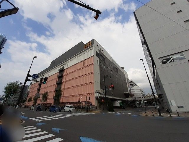 近くのラブラ万代まで2,000m(徒歩25分)
