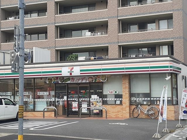 近くのセブンイレブンまで770m（徒歩10分）