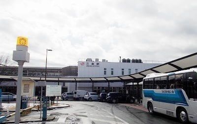 近くの駅まで2,000m（徒歩25分）